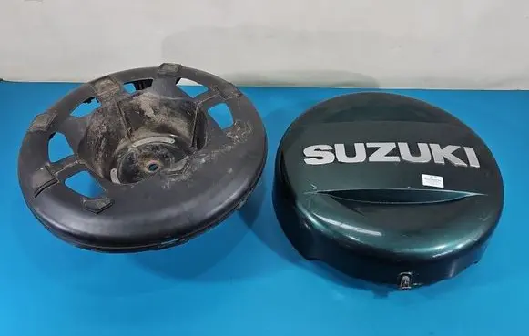 Suzuki Grand Vitara II Spare wheel mounting bracket 7282565JT0A IMPRK1609794