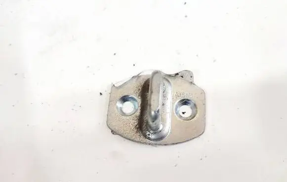 Toyota Avensis T250 Front door lock loop/hook striker 
