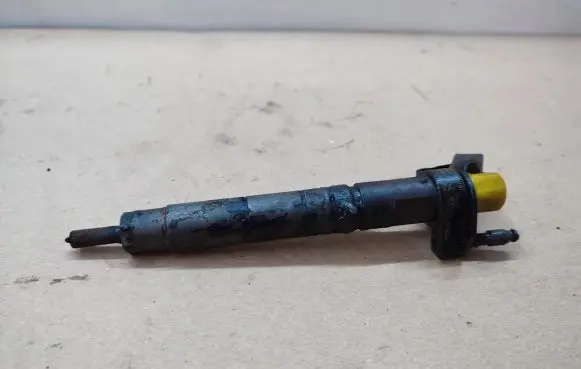 Mercedes-Benz CLS C218 X218 Fuel injector 0445116026