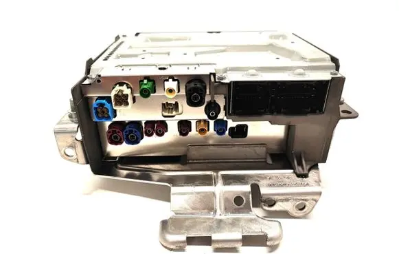 Head unit multimedia control