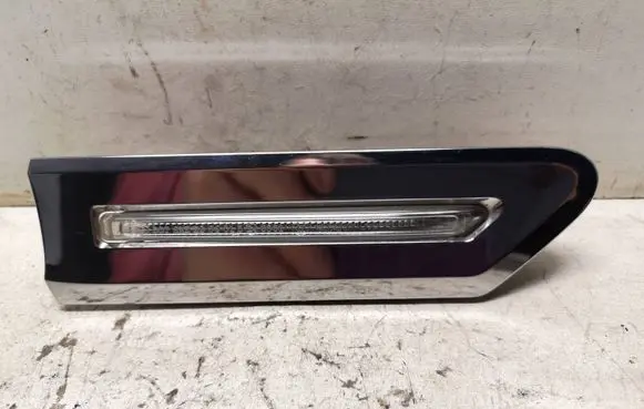 BMW 7 F01 F02 F03 F04 Front fender indicator light 6750100001