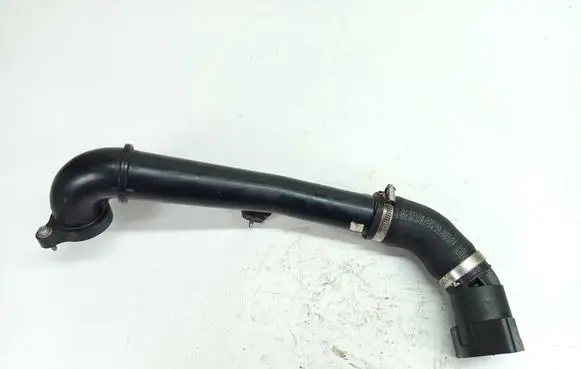 Seat Leon (5F) Turbo air intake inlet pipe/hose 04L131111T 8202270001 322122