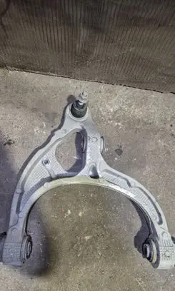Ram 1500 DT Front lower control arm/wishbone 68261620