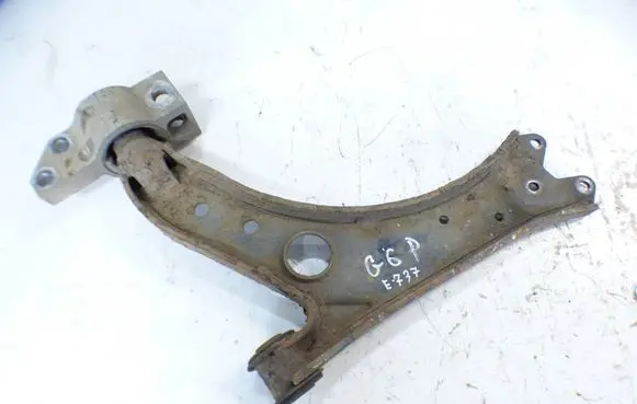Volkswagen Golf VI Front lower control arm/wishbone 