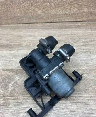 BMW 5 E60 E61 Coolant heater control valve 8379921 1147412154