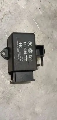 Skoda Octavia Mk2 (1Z) Seat heating relay 1Z0959772