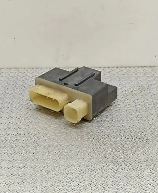Citroen C5 Glow plug pre-heat relay 9652021180 14090217371 018010951