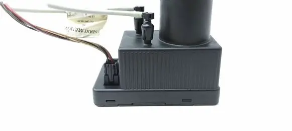 Mercedes-Benz E W211 Central locking vacuum pump 2038000048 0132006365