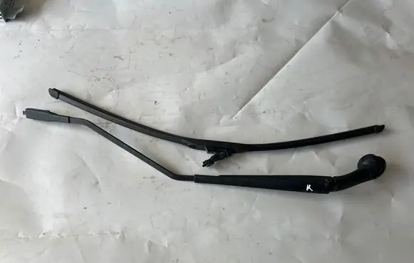 Ford Edge II Front wiper blade arm W58931AS12U W58931