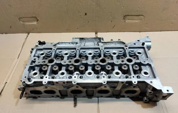 Ford Transit Custom Engine head RFH6906090AB