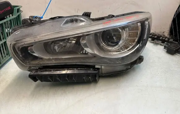 Infiniti Q50 Headlight/headlamp 