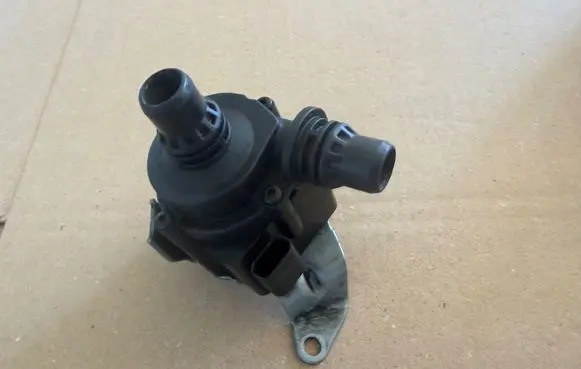BMW X5 F15 Electric auxiliary coolant/water pump 8511748
