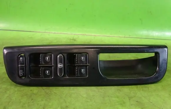 Mercedes-Benz 190 W201 Electric window control switch 1J4959857B