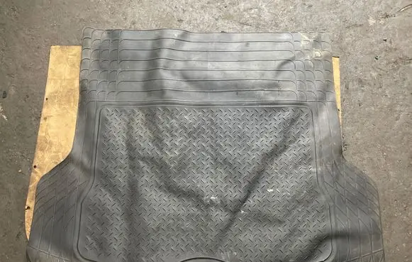 Subaru Legacy Rubber trunk/boot mat liner 