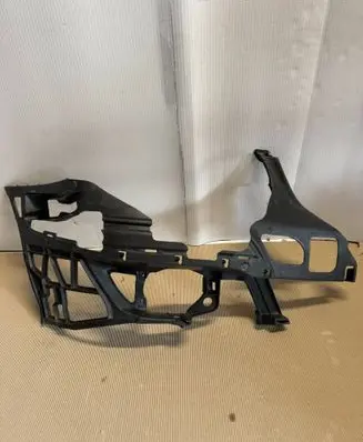 Mercedes-Benz E W211 Front bumper mounting bracket A2118800603