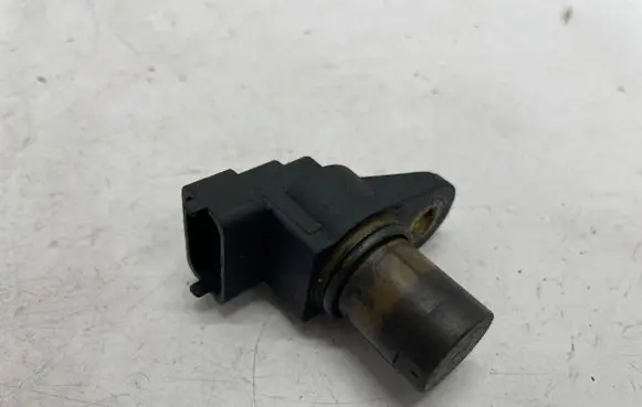 Mercedes-Benz E W210 Camshaft position sensor A0031539728