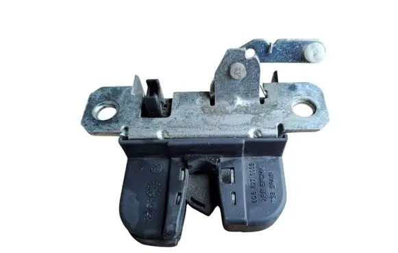 Volkswagen Polo III 6N 6N2 6NF Tailgate/trunk/boot lock/catch/latch 6Q6827505B