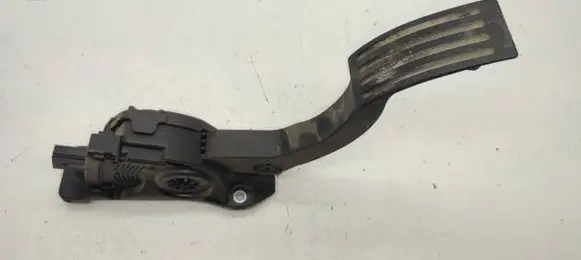 Volvo V40 Accelerator throttle pedal 31280597