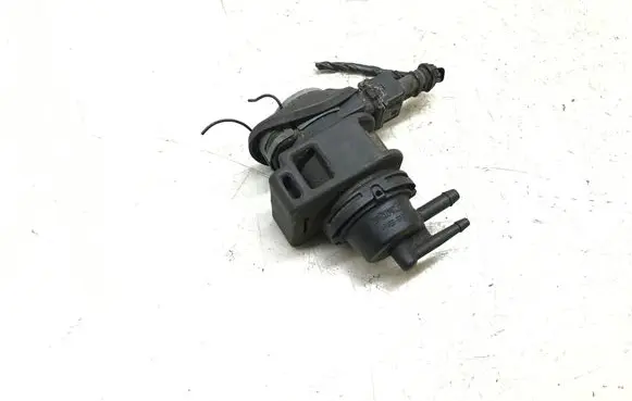 Nissan X-Trail T30 Vacuum valve 8200575400