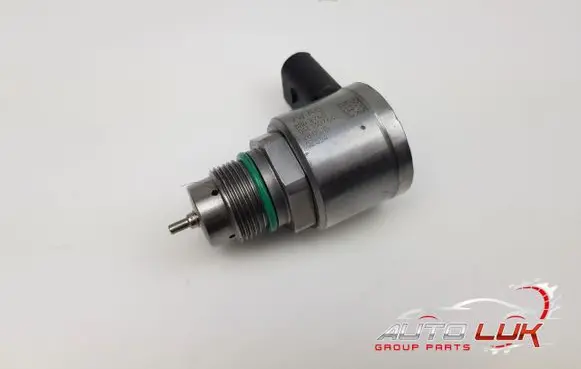 Volkswagen PASSAT B8 Fuel pressure regulator 04L130764C
