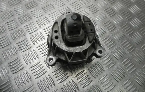 BMW 4 F32 F33 Engine mount bracket 6799104 VD15875