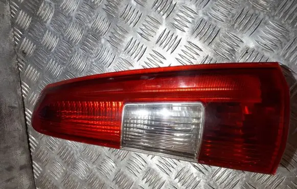 Volvo V70 Rear/tail lights 9154494
