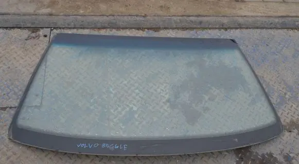 Volvo 850 Front windscreen/windshield window 43R001513 ASTM1250DOTB82
