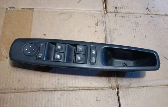 Renault Megane III Electric window control switch E30169