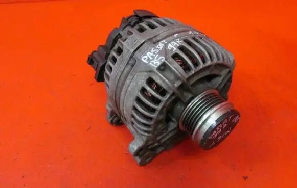 Volkswagen PASSAT B5 Generator/alternator 028903029B 0124515026