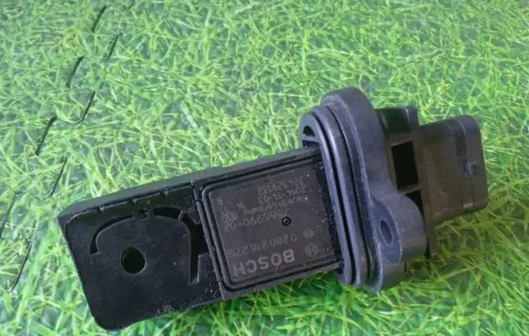 BMW M5 Mass air flow meter 7566990 324329132 0280218270
