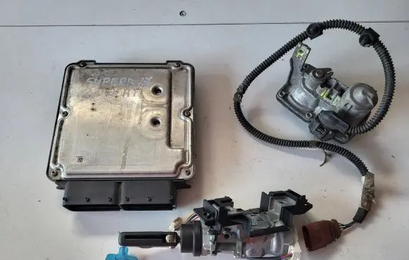 Skoda Superb B8 (3V) Engine control unit/module 04L907309R 1K0905851