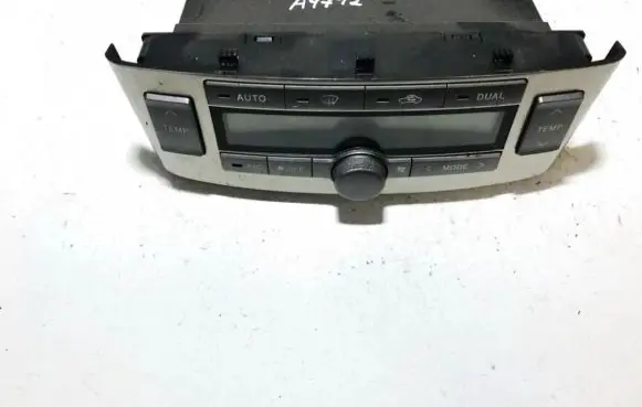 Toyota Avensis T250 Climate control unit 5590005202 55900-05202