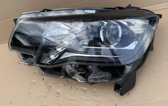 Peugeot Partner III Headlight/headlamp 9816827280