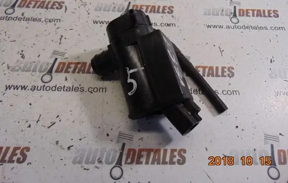 Toyota Corolla Verso E121 Windscreen/windshield washer pump 8533044010