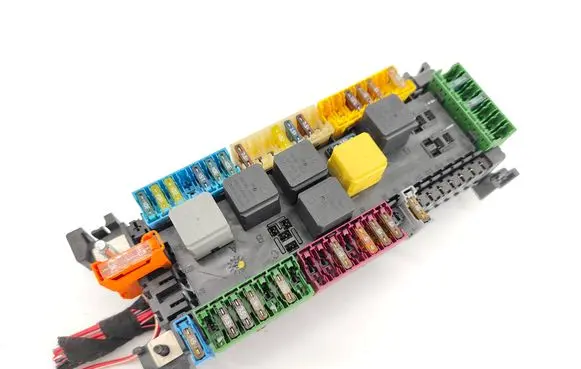 Mercedes-Benz ML W166 Fuse module A1669063901 YAP3240311 13935635