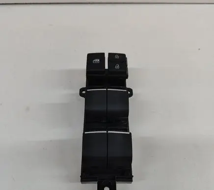 Toyota RAV 4 (XA50) Electric window control switch 8404042080