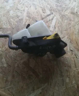 Mercedes-Benz A W168 Coolant expansion tank/reservoir 1685000249