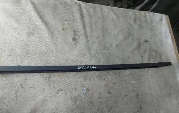 Ford Galaxy Rear glass trim 