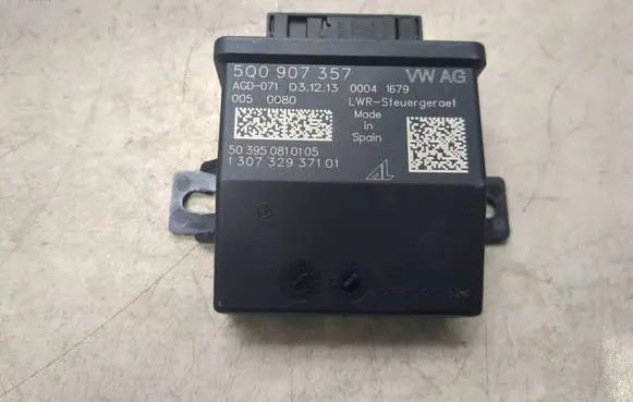Seat Leon (5F) Light module LCM 5Q0907357 130732937101 503950810105