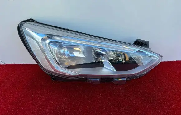 Ford Focus Headlight/headlamp JX7B-13W029-AE