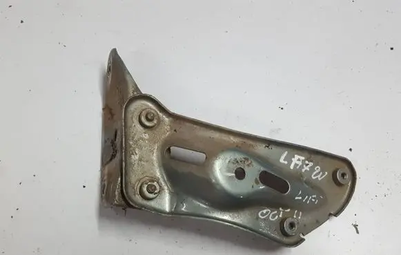 Skoda Octavia Mk2 (1Z) Fender mounting bracket 