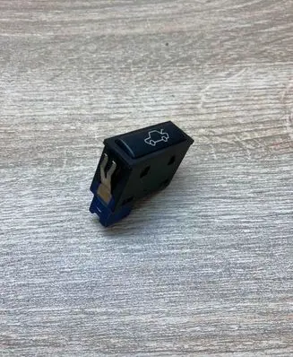 BMW X5 E53 Tailgate opening switch 8365579 03052500