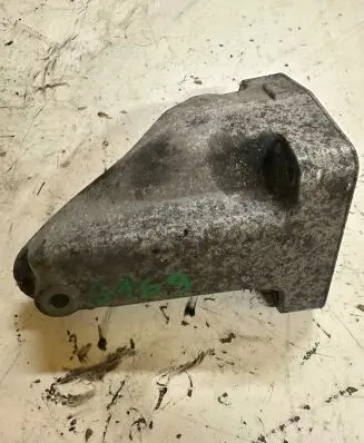Mercedes-Benz E W213 Engine mounting bracket A6422231304