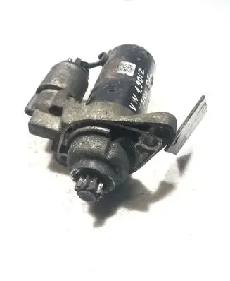 Volkswagen Golf V Starter motor 0003413