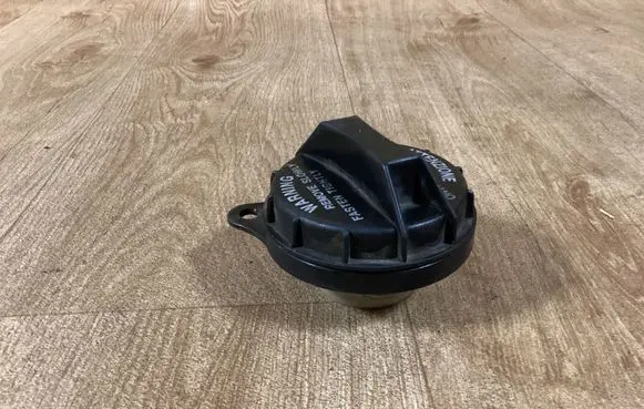 Hyundai Coupe Fuel tank filler cap 