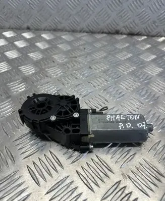 Volkswagen Phaeton Seat adjustment motor 0390203224