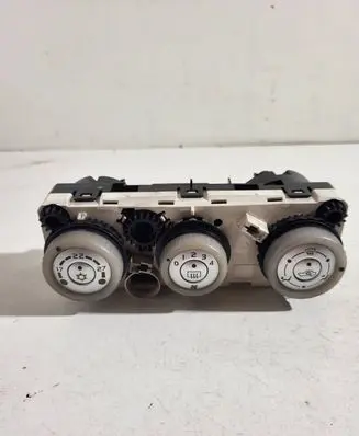 Mitsubishi Colt Climate control unit 69660063 P7020A221XX