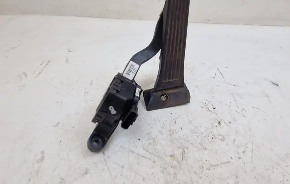 Hyundai i40 Accelerator throttle pedal 327272T900
