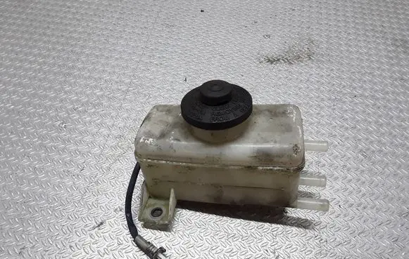 Brake fluid reservoir