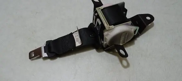 Nissan Qashqai+2 Middle seatbelt (rear) 88854EY10A